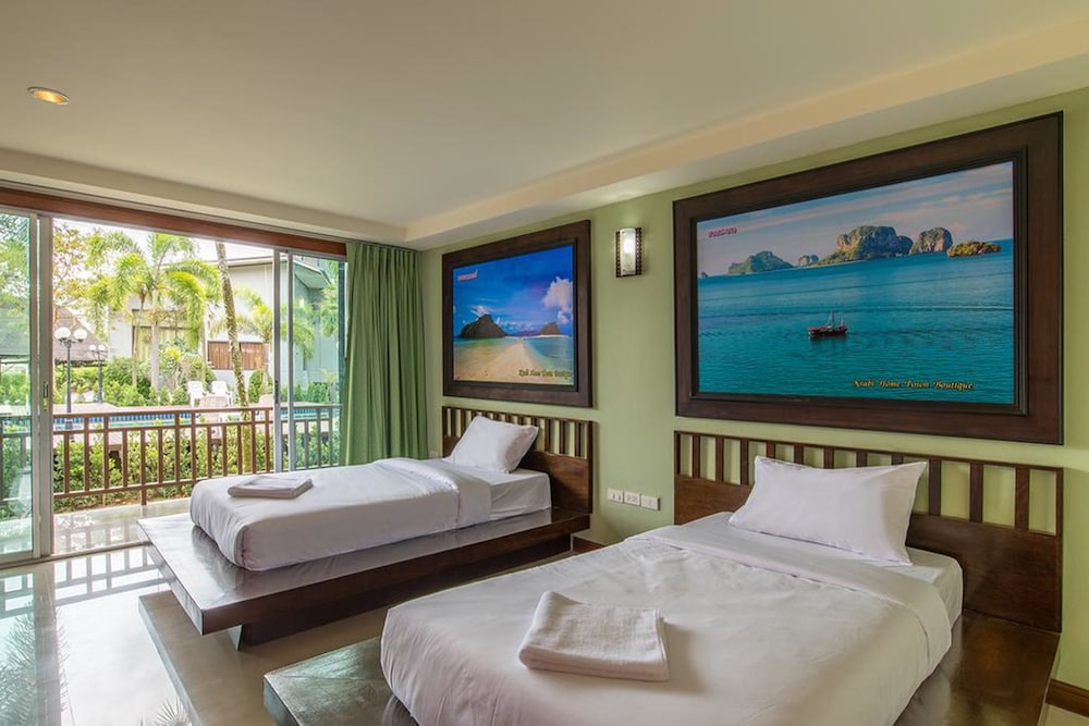 Superior Room with Pool View - Photo 3