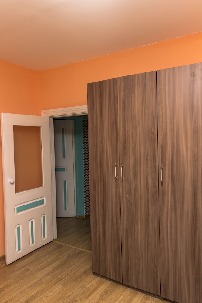 Bed in 6-bed Female Dormitory Room photo 2