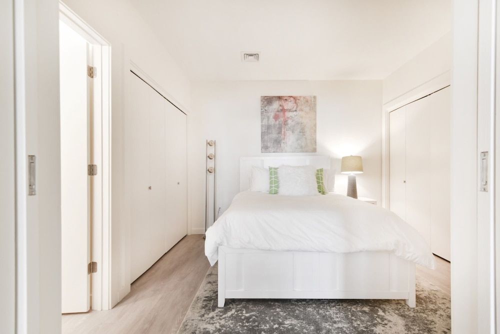 Deluxe Apartment, 1 Queen Bed with Sofa bed photo 2