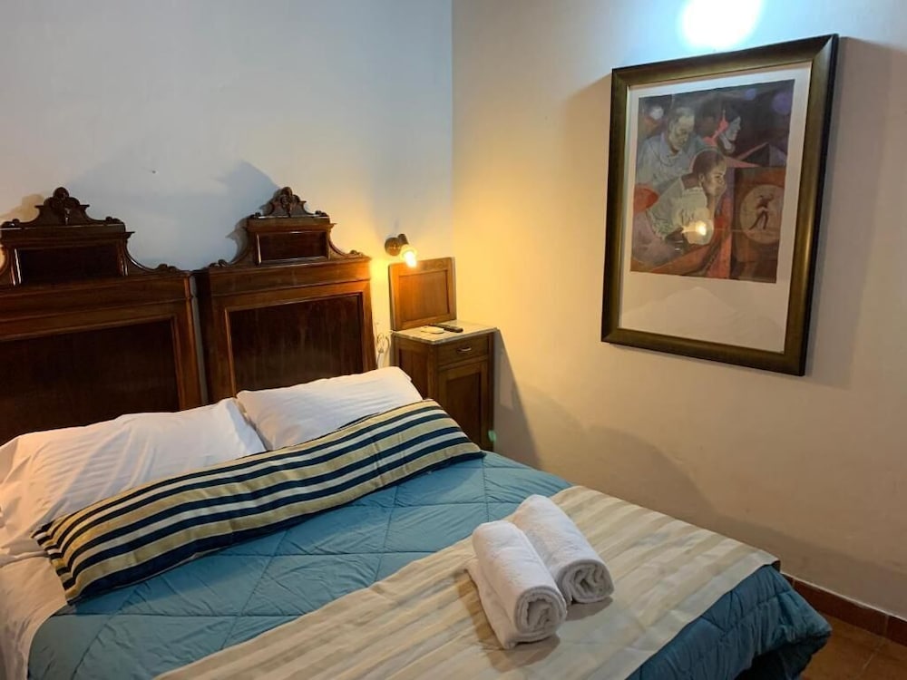 Standard Double or Twin Room photo 1