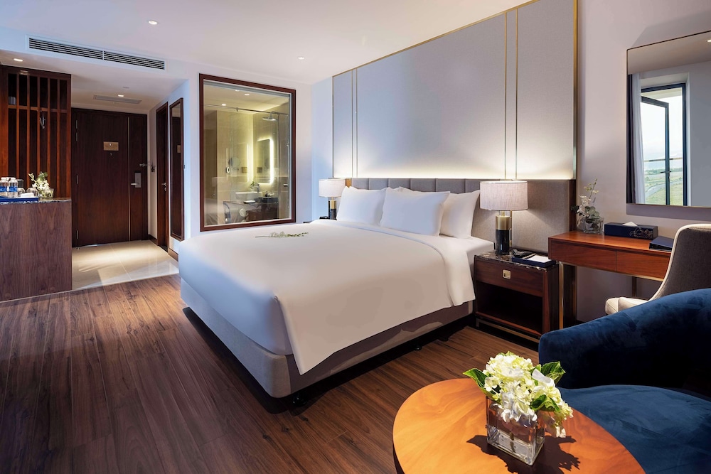 Family Suite, Multiple Beds, Balcony, Sea View photo 2