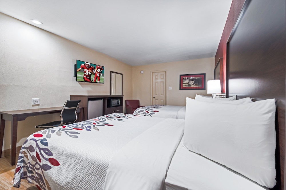 Deluxe Room, 2 Queen Beds, Non Smoking - Photo 2