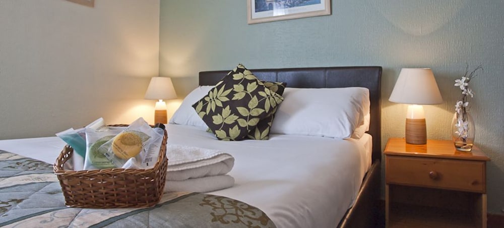 Standard Triple Suite With Ensuite photo 3