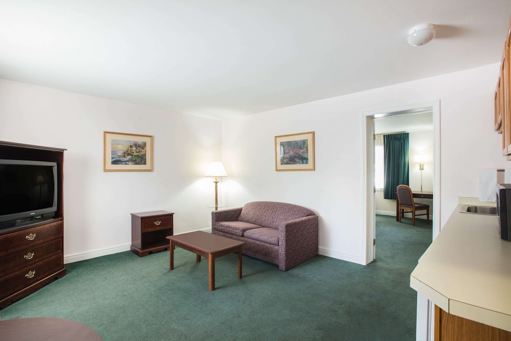 Suite, 2 Double Beds, Non Smoking, Refrigerator photo 1