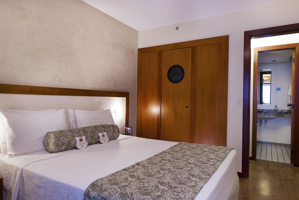 Deluxe Suite, 1 Queen Bed with Sofa bed - Photo 3