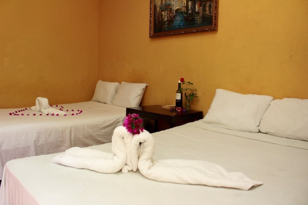 Basic Double Room, 2 Twin Beds photo 2