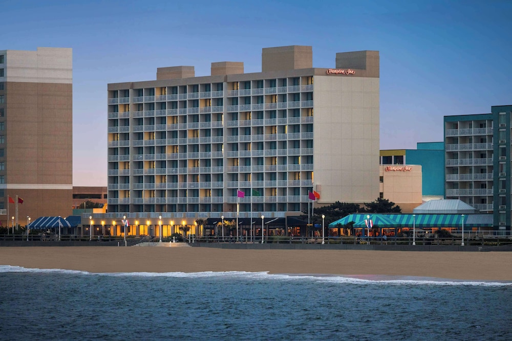 Oceanfront, 1 King Bed Suite, 1 Sofa Bed, Accessible, Bathtub, 9th Floor - Photo 1
