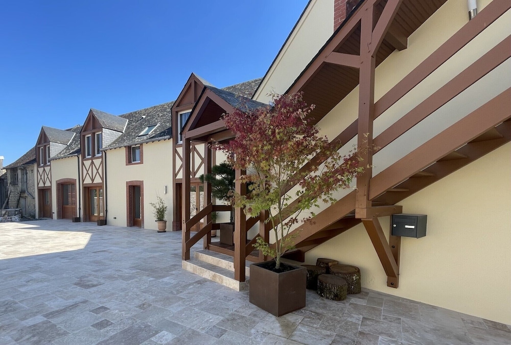 Apartment, Courtyard View photo 2
