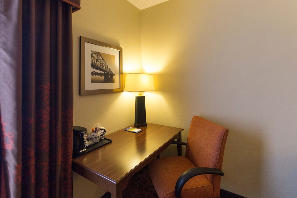 Room, 1 King Bed, Accessible, Non Smoking (Roll-in Shower) - Photo 3