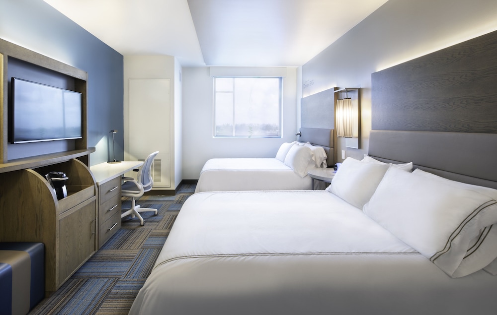 Standard Room, 2 Queen Beds - Photo 8