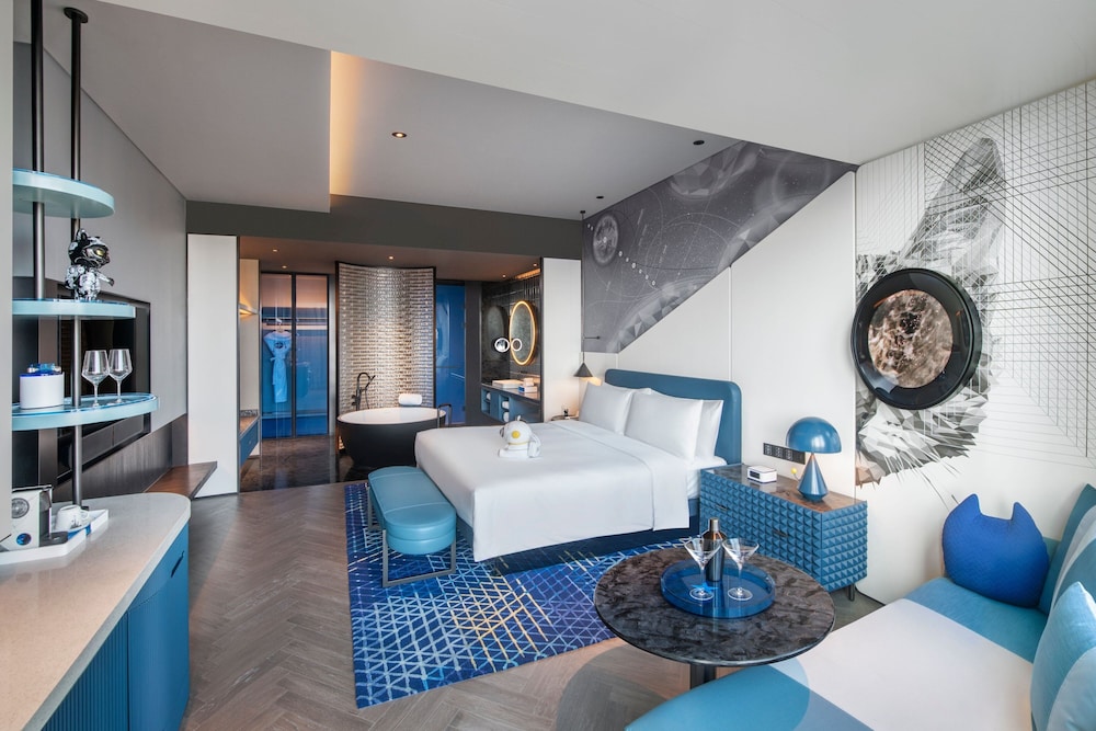 Room, 1 King Bed, City View - Photo 3