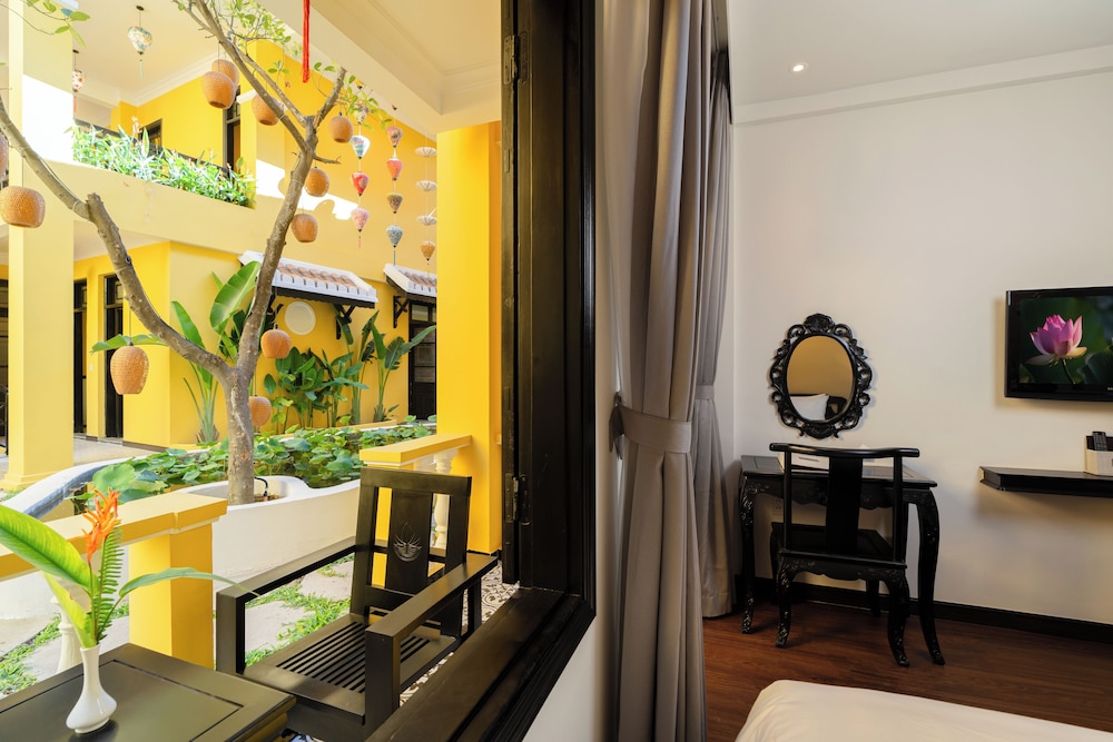 Deluxe Twin Room, 2 Twin Beds, Garden View - Photo 11