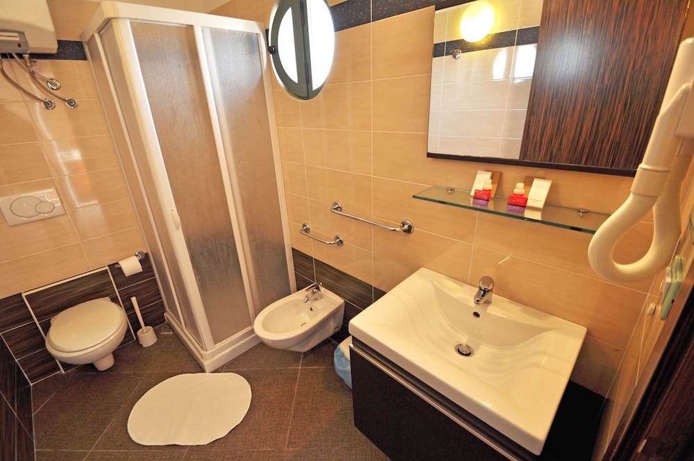 Classic Studio, 1 Bedroom, Kitchenette, Garden View photo 3
