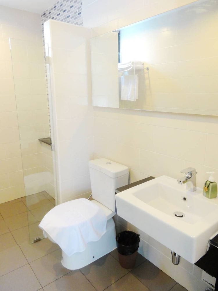 Twin Room, Pool View photo 2