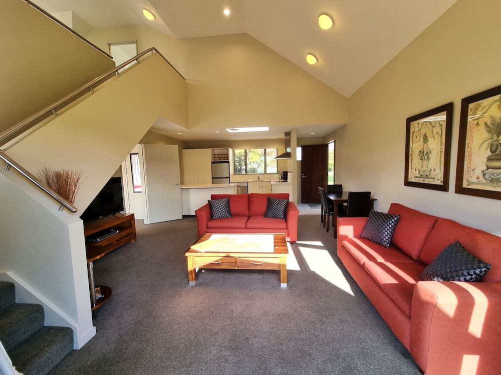 Stable Villa photo 1