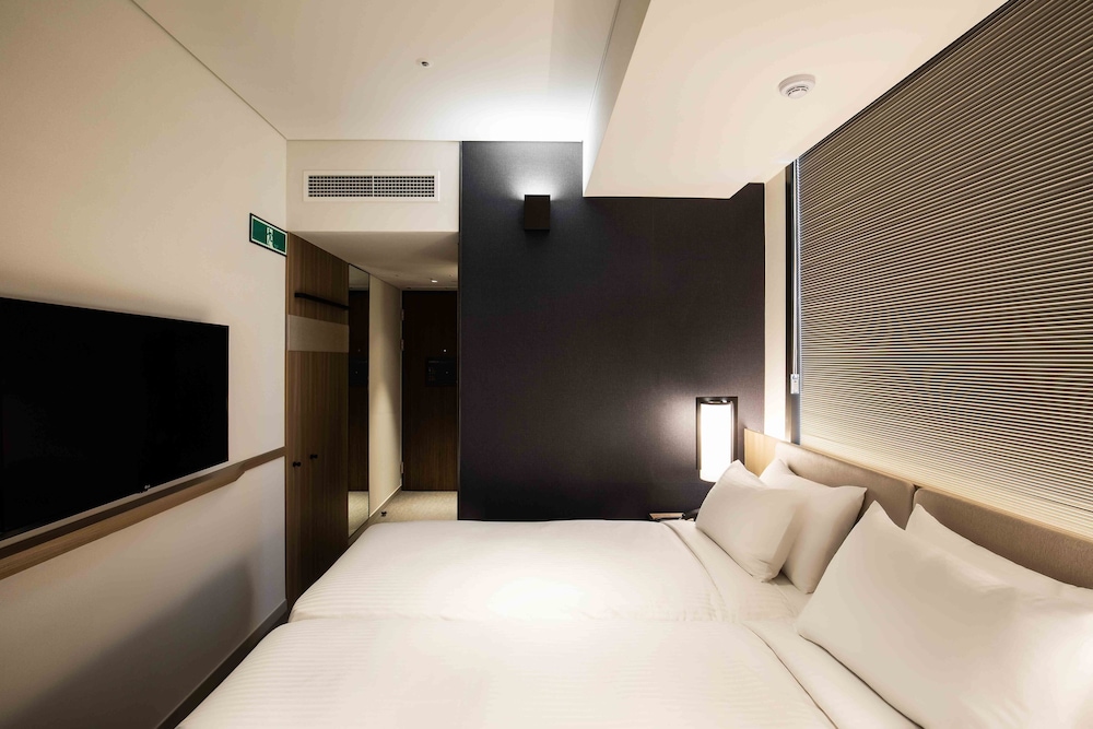 Standard Twin Room (Credit Cards Only) - Photo 2
