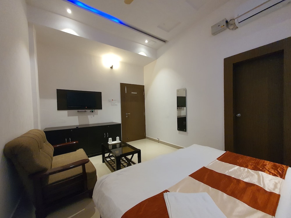 Deluxe Room - Photo 3