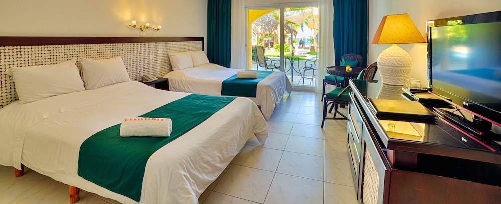 Comfort Room (Oceanfront) thumbnail 5