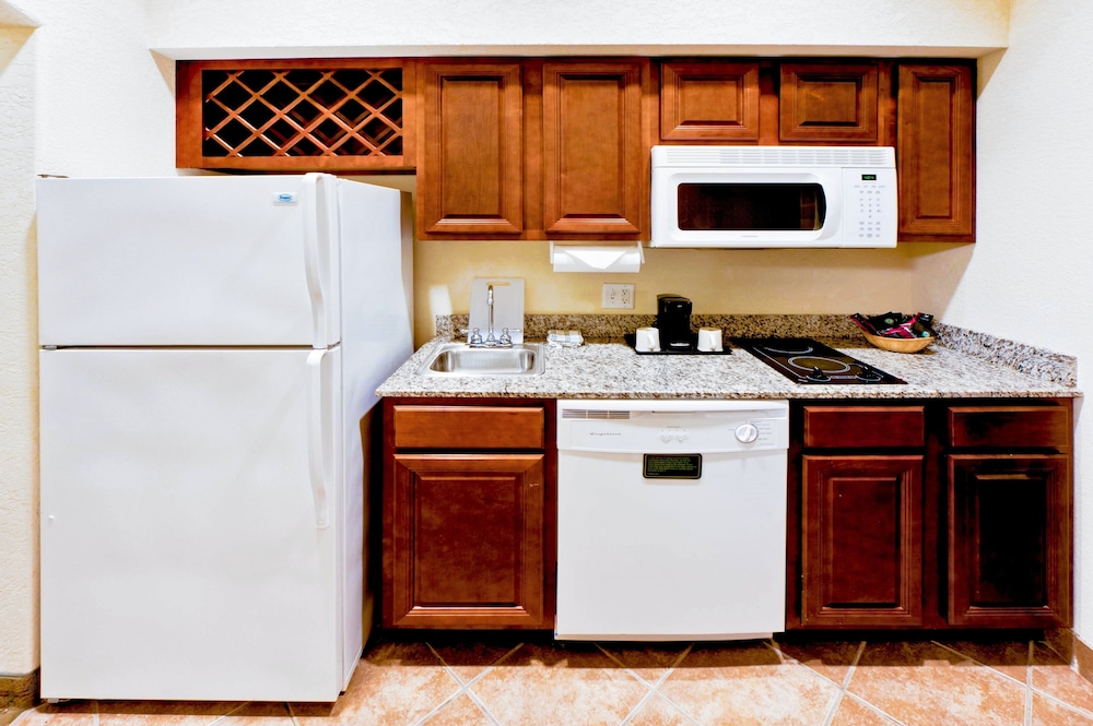 Executive Suite, 1 Bedroom, Non Smoking, Jetted Tub - Photo 9