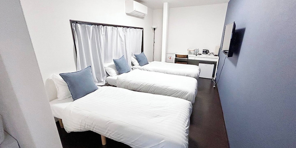 Basic Triple Room, Non Smoking (209) photo 1