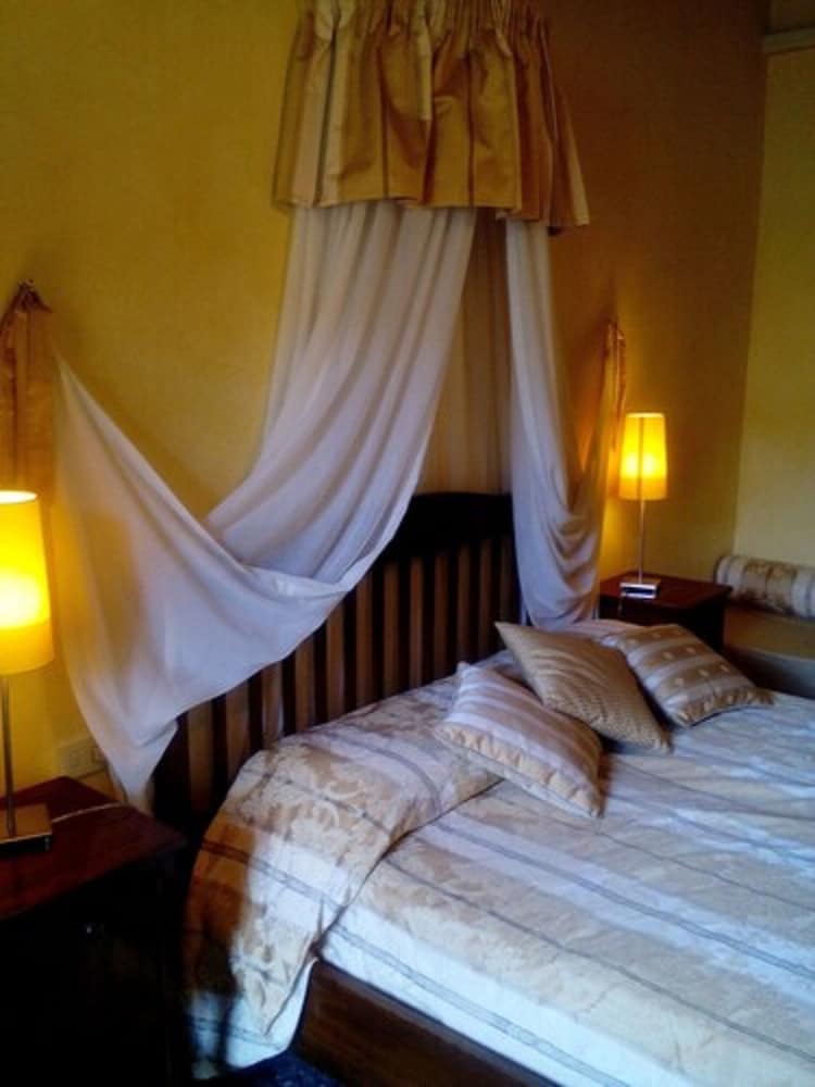 Comfort Triple Room, Private Bathroom photo 2