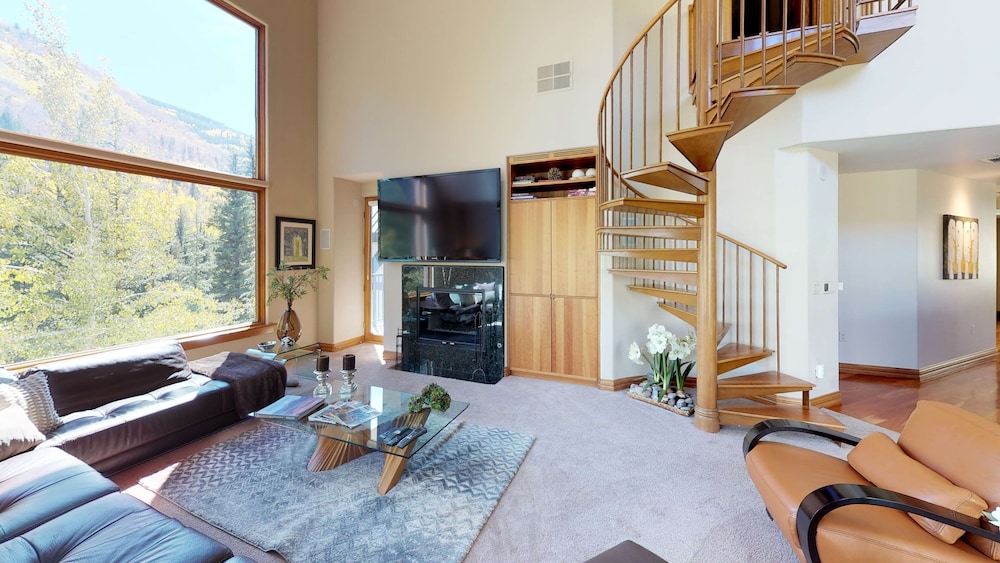 Luxury Condo, 4 Bedrooms (Platinum)