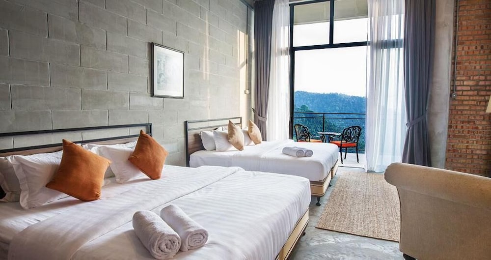 Quadruple Room - Photo 1