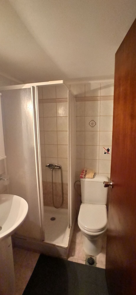 Basic Triple Room photo 3