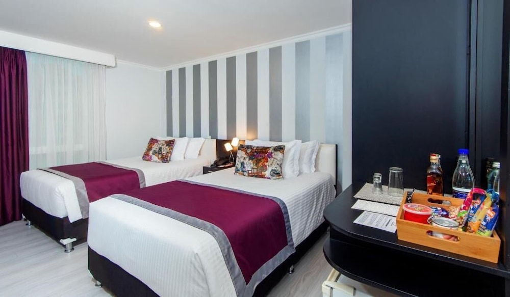 Family Triple Room, 1 Bedroom, Private Bathroom - Photo 5