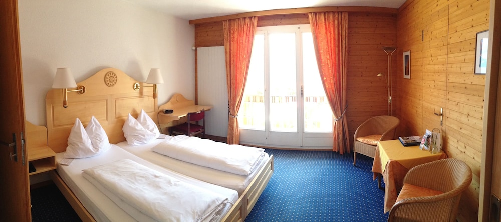 Twin Room, Balcony, Mountain View