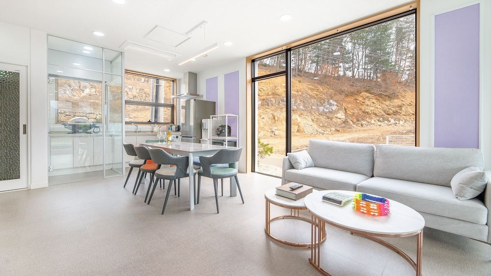 Basic Room, 2 Bedrooms (파티 Room-3 (리버뷰))