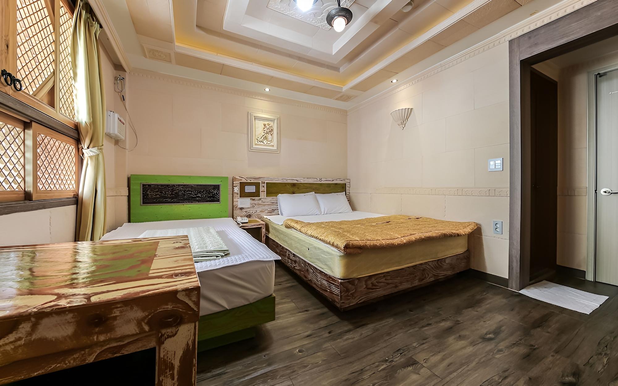 Room (Twin (healthy loess room)) - Photo 9