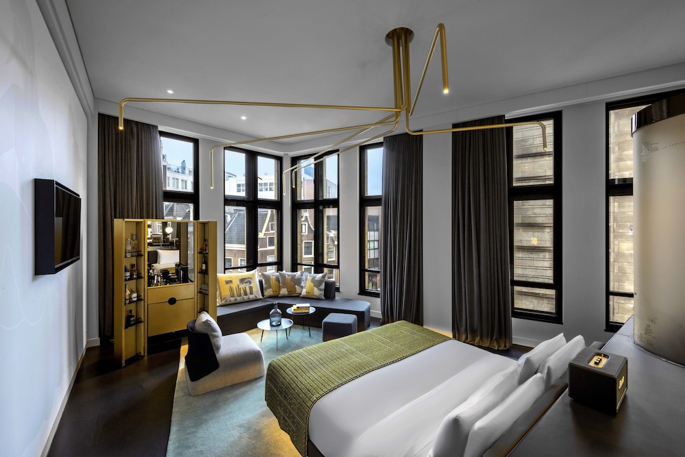 Deluxe Suite, 1 King Bed photo 3