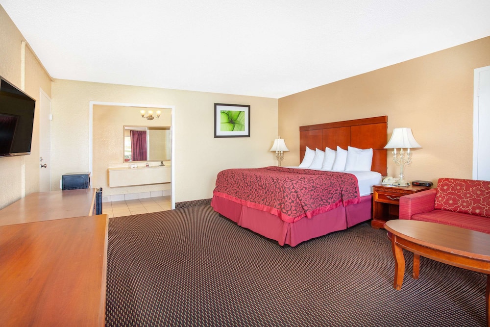 Room, 1 King Bed, Non Smoking (Second Floor)