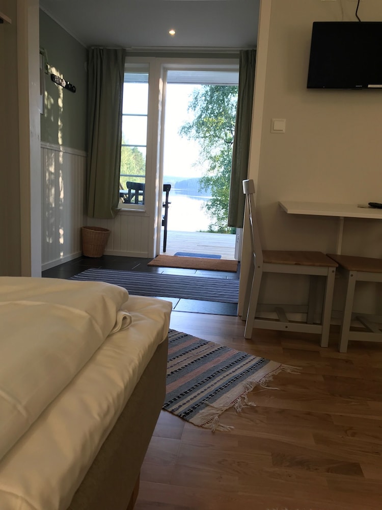 Basic Double or Twin Room, Lake View (Sandbolstugan 4) photo 2