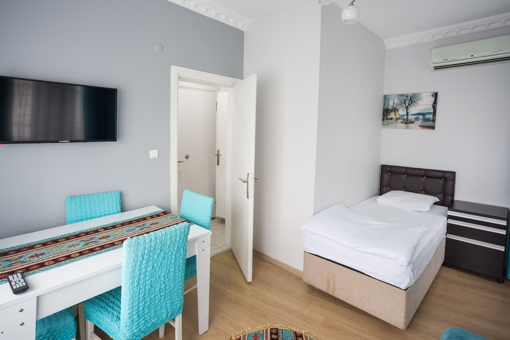 Family Apartment, 1 Bedroom, Refrigerator, City View photo 2