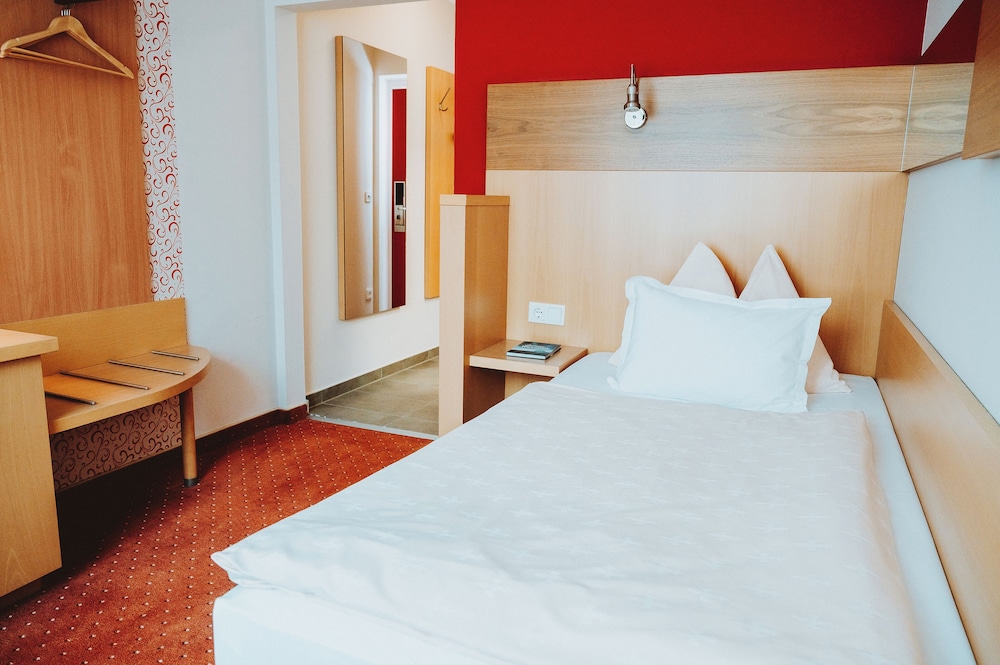 Single Room photo 2