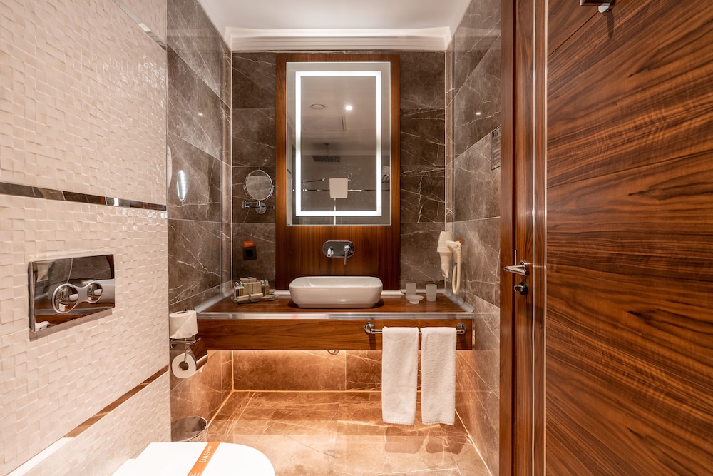 Deluxe Triple Room photo 2