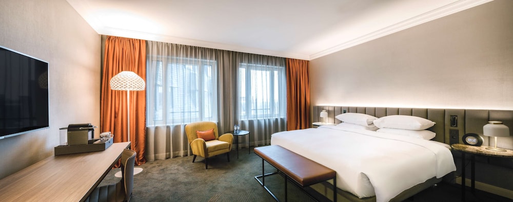 Executive Room, 1 King Bed, Club Lounge Access