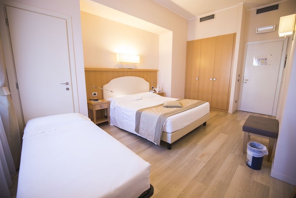 Classic Double Room - Photo 6