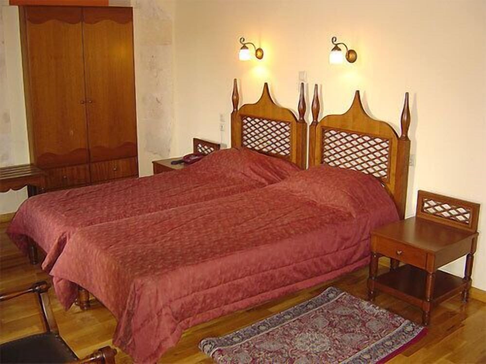 Standard Room thumbnail 5