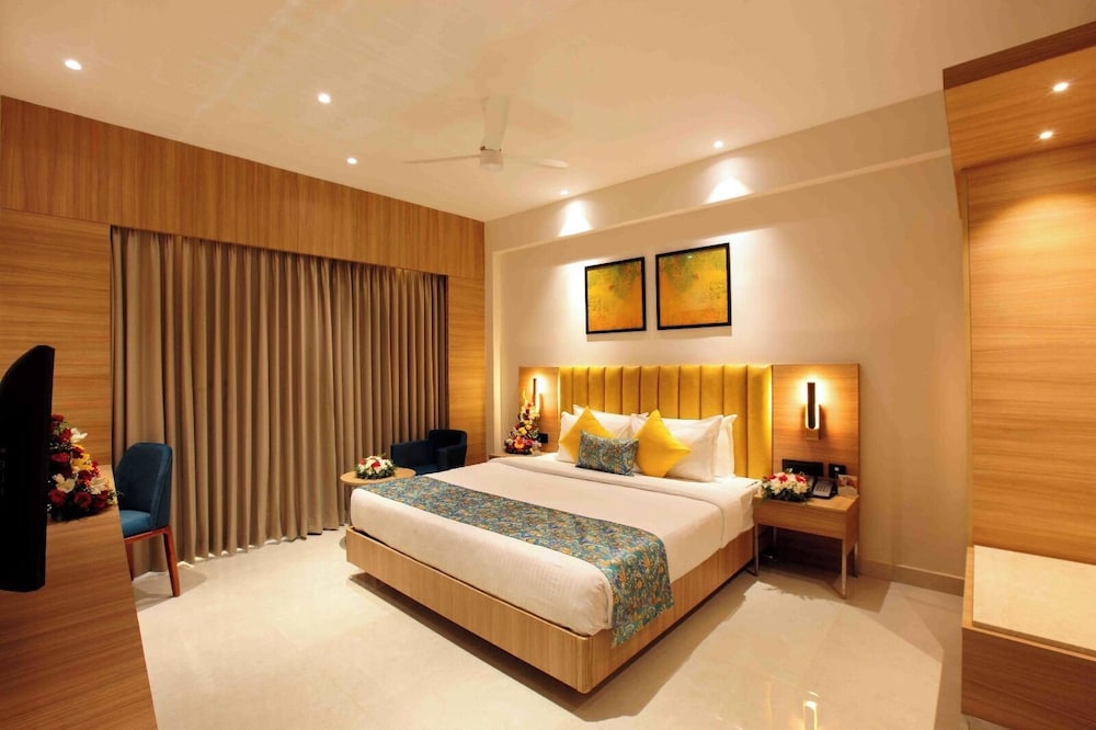 Deluxe Double Room, City View