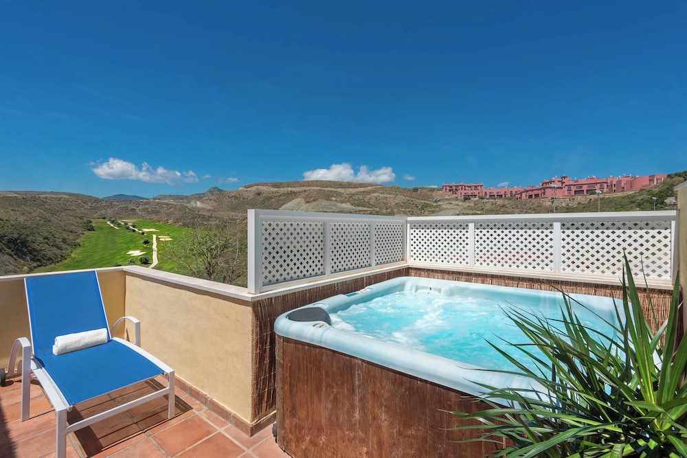 House, 3 Bedrooms, Hot Tub photo 2