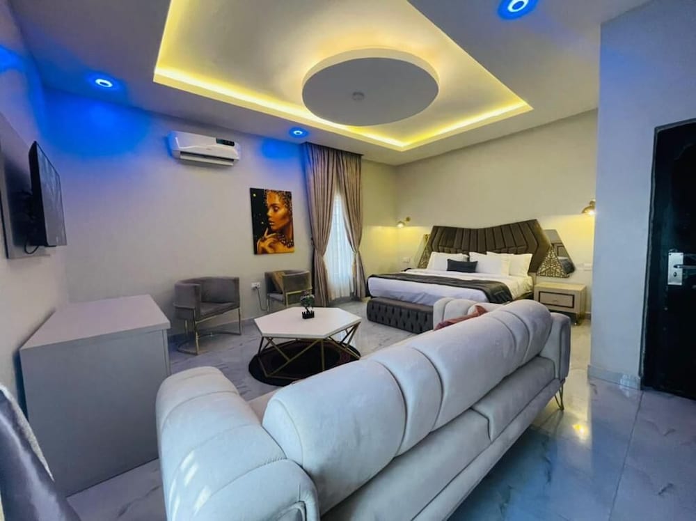 Luxury Studio Suite photo 1