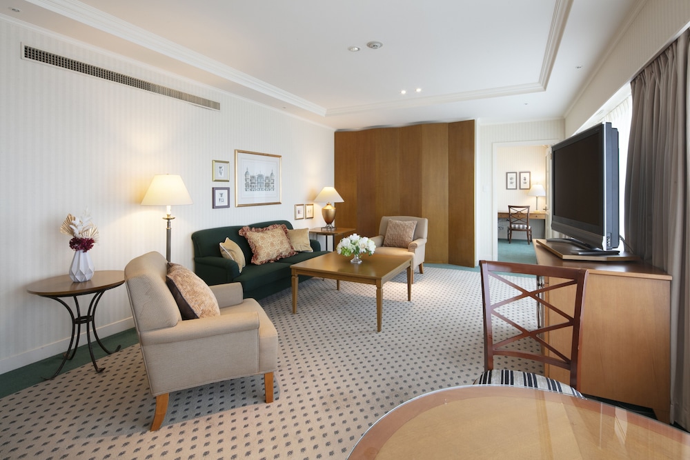 PRESIDENTIAL SUITE