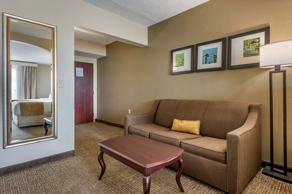 Suite, 2 Queen Beds, Accessible, Non Smoking - Photo 3