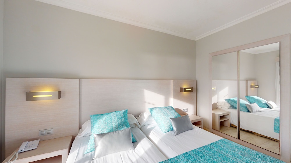 Privilege One Bedroom Apartment Side Sea View - Photo 3