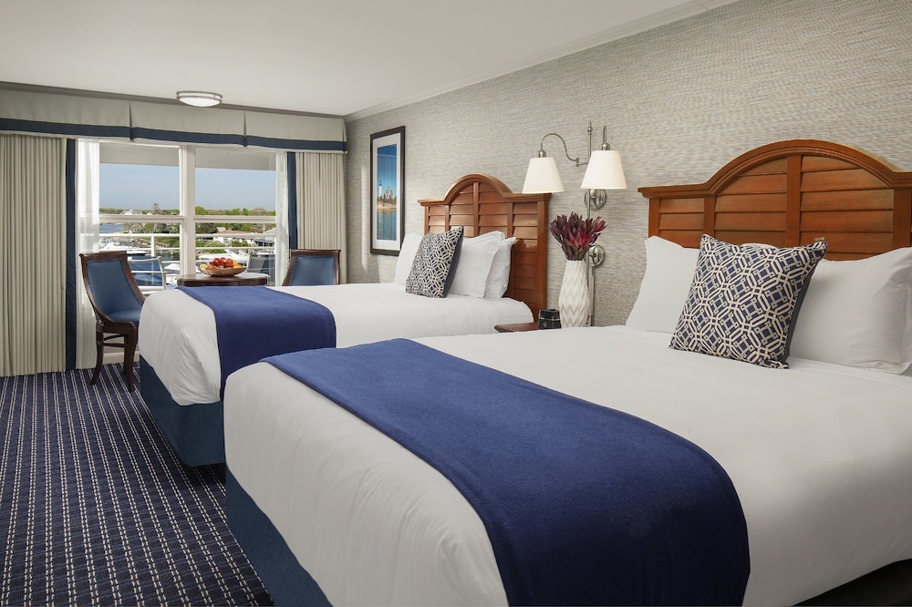 Deluxe Room, 2 Queen Beds, Pool View - Photo 1