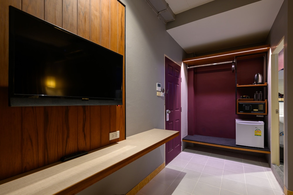 Studio - Photo 5