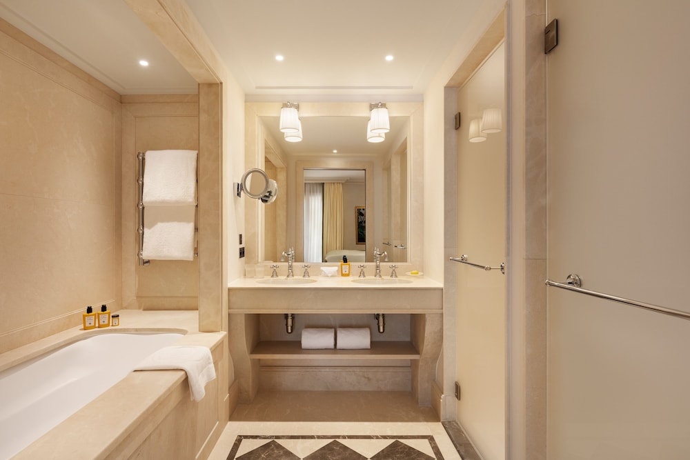 Prestige Room thumbnail 6
